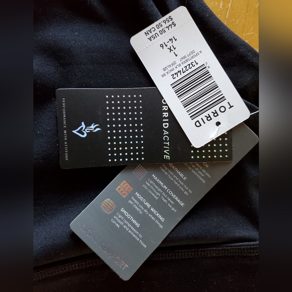 Torrid, NWT, Low-Impact Wireless V-neck, Racerback Active Sports Bra, Size 1X - Picture 3 of 6